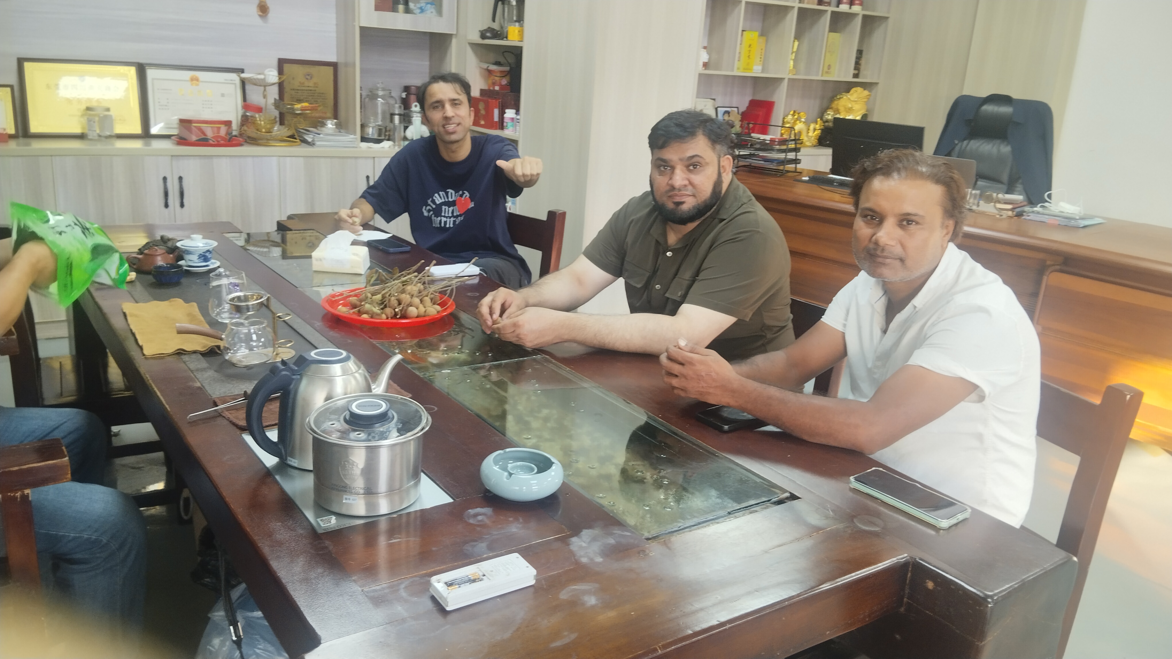  Coming from afar, a mutual journey! Overseas customers visit our factory for discussion